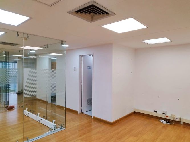 Oficina en arriendo en El Poblado, Medellín, 65 m² · foto 2 de 11