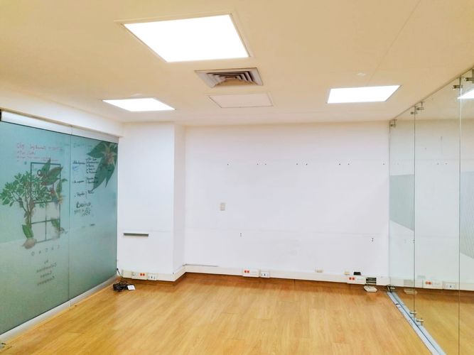 Oficina en arriendo en El Poblado, Medellín, 65 m² · foto 3 de 11