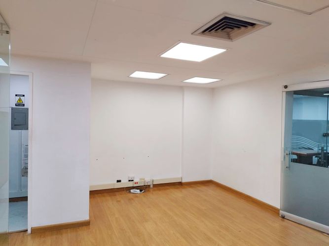 Oficina en arriendo en El Poblado, Medellín, 65 m² · foto 6 de 11