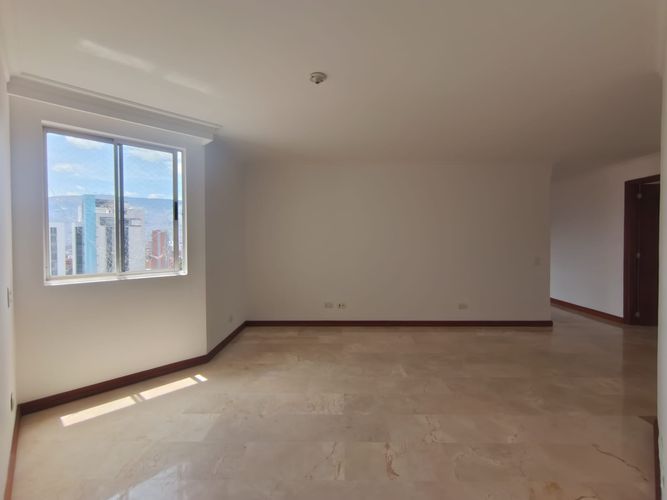 Apartamento de 3 alcobas en arriendo en Laureles, Medellín, 180 m² · foto 3 de 20
