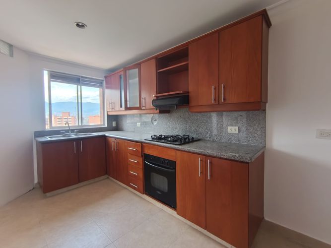 Apartamento de 3 alcobas en arriendo en Laureles, Medellín, 180 m² · foto 7 de 20