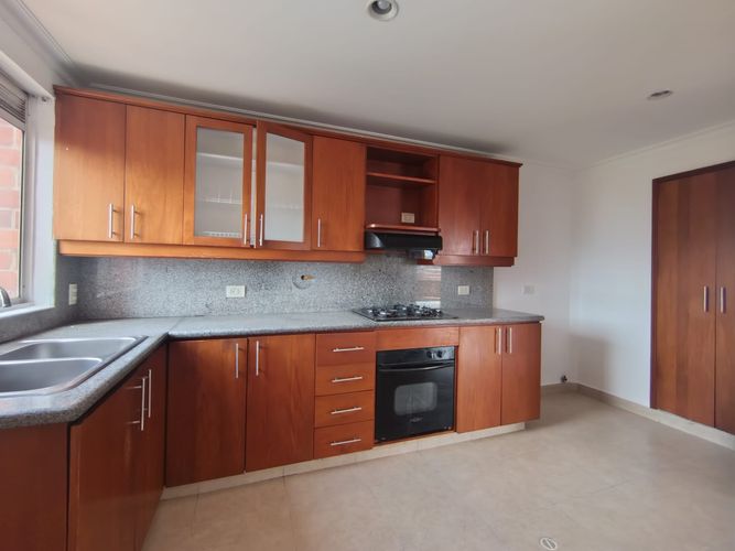 Apartamento de 3 alcobas en arriendo en Laureles, Medellín, 180 m² · foto 8 de 20