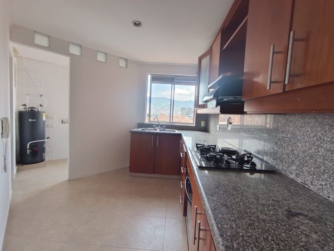 Apartamento de 3 alcobas en arriendo en Laureles, Medellín, 180 m² · foto 9 de 20