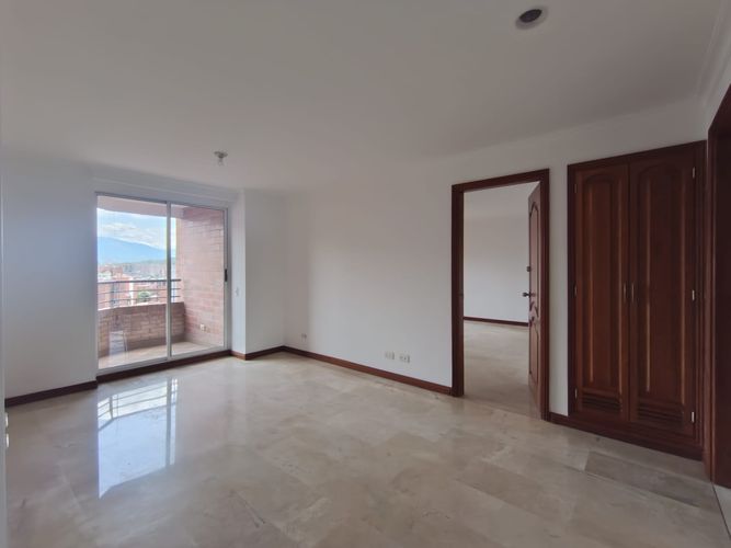 Apartamento de 3 alcobas en arriendo en Laureles, Medellín, 180 m² · foto 13 de 20