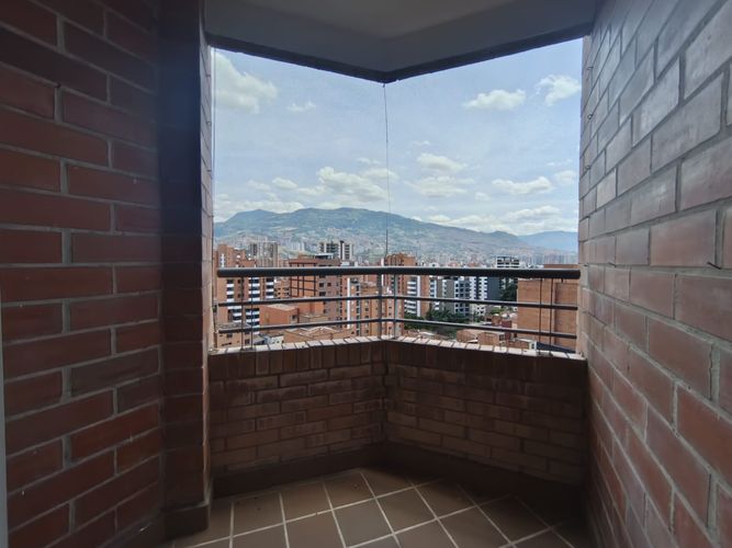 Apartamento de 3 alcobas en arriendo en Laureles, Medellín, 180 m² · foto 14 de 20