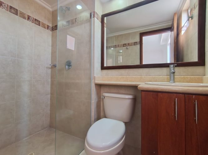 Apartamento de 3 alcobas en arriendo en Laureles, Medellín, 180 m² · foto 18 de 20
