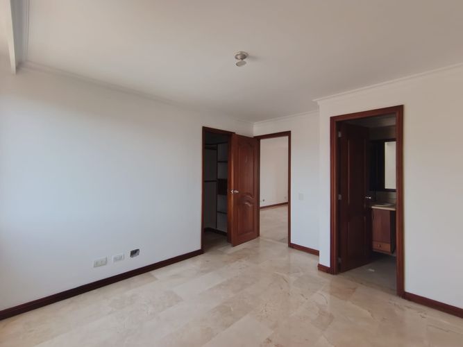 Apartamento de 3 alcobas en arriendo en Laureles, Medellín, 180 m² · foto 20 de 20