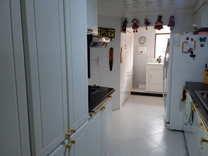 Apartamento de 6 alcobas en venta en Santa Barbara, Bogotá, 200 m² · foto 14 de 24