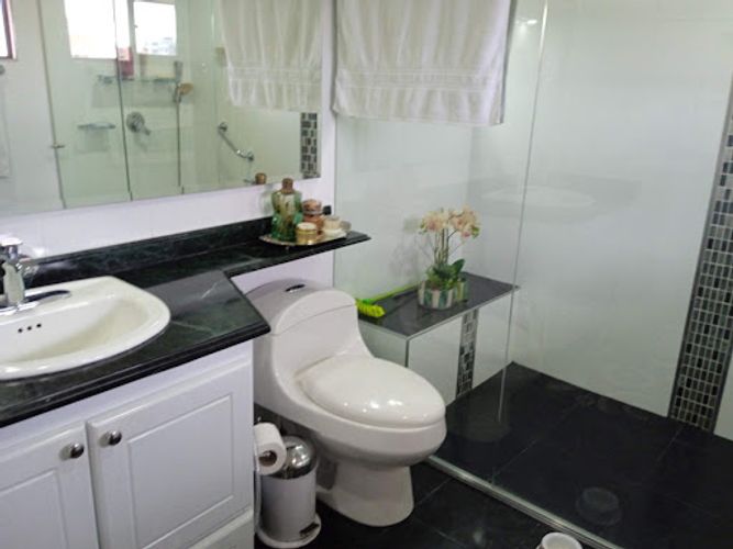 Apartamento de 6 alcobas en venta en Santa Barbara, Bogotá, 200 m² · foto 19 de 24