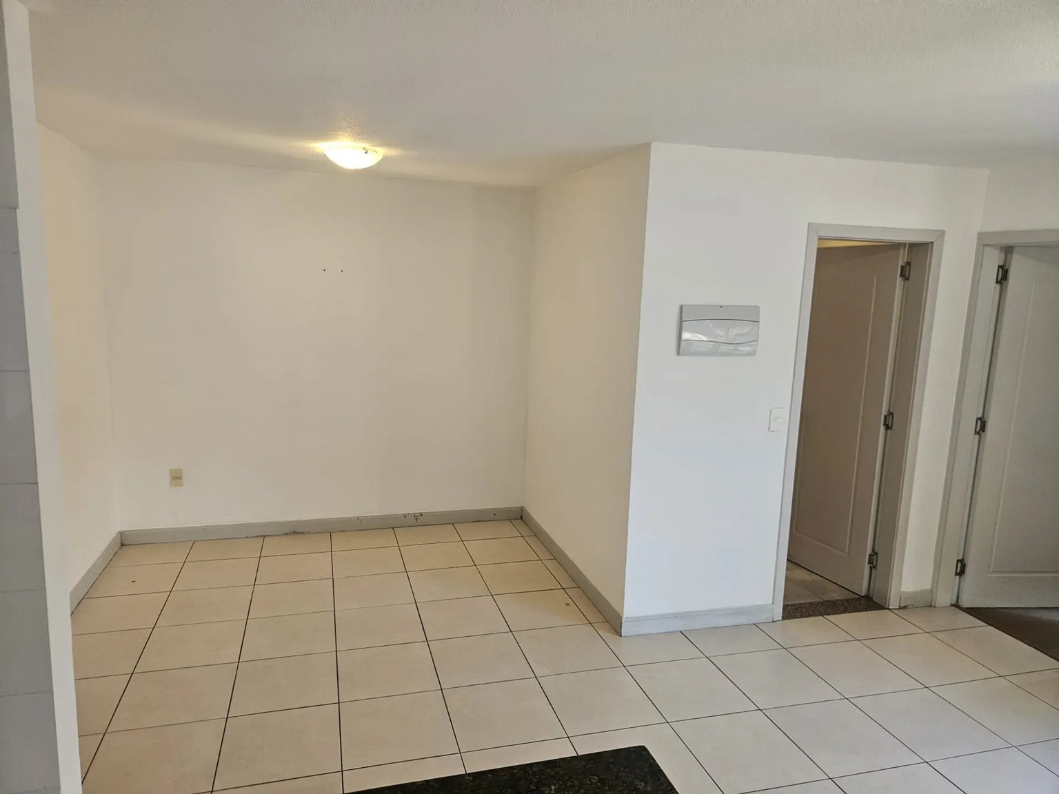 ALQUILER EN POCITOS DE 1  DORMITORIO, PISO 1 POR ESCALERA, LUMINOSO, PARRILLERO COMUN, GASTOS COMUNES BAJOS · Foto 2
