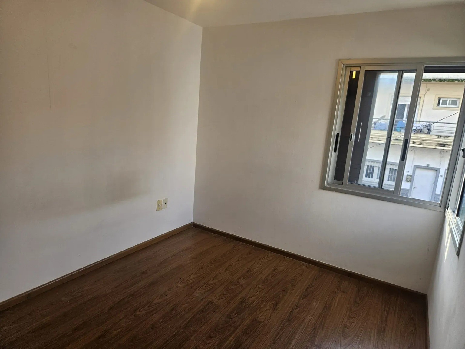ALQUILER EN POCITOS DE 1  DORMITORIO, PISO 1 POR ESCALERA, LUMINOSO, PARRILLERO COMUN, GASTOS COMUNES BAJOS · Foto 5