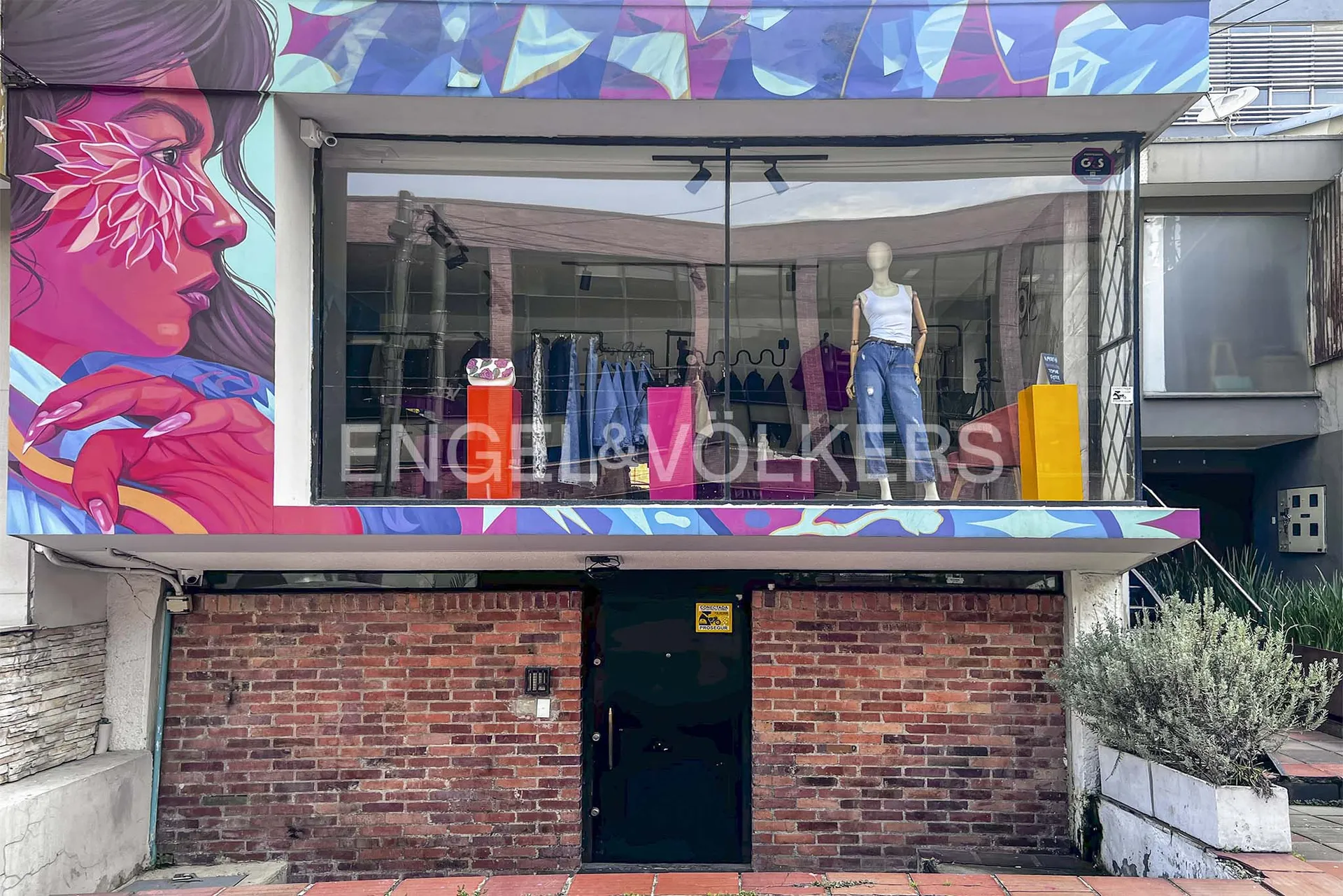 Casa en venta en Chico Norte, Bogotá · foto 2 de 15