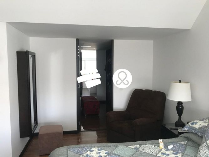 Casa de 5 alcobas en venta en Niza, Bogotá, 325 m² · foto 8 de 16