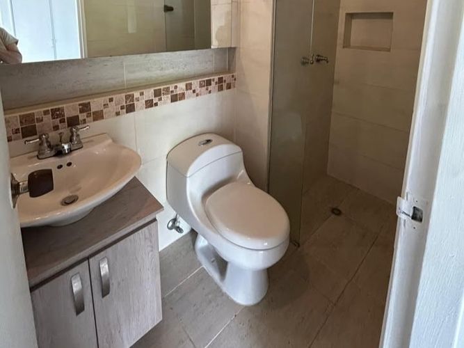 Apartamento de 3 alcobas en venta en El Poblado, Medellín, 74 m² · foto 11 de 11