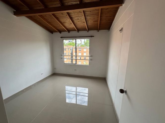 Apartamento de 3 alcobas en venta en El Poblado, Medellín, 74 m² · foto 7 de 11