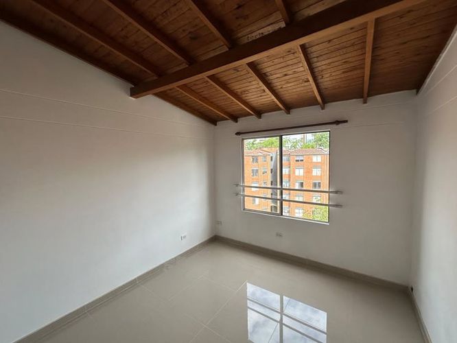 Apartamento de 3 alcobas en venta en El Poblado, Medellín, 74 m² · foto 9 de 11