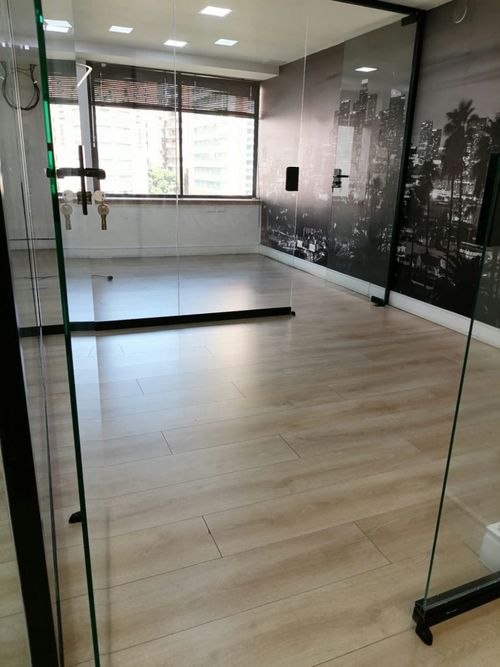 Oficina en venta en El Poblado, Medellín, 142 m² · foto 3 de 10