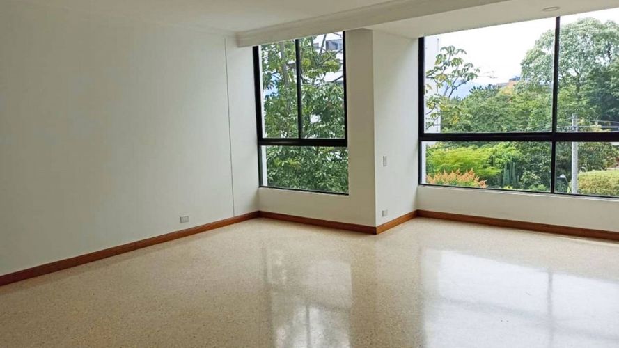 Apartamento de 3 alcobas en venta en La Florida, Medellín, 195 m² · foto 2 de 23