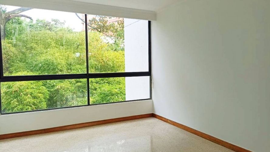 Apartamento de 3 alcobas en venta en La Florida, Medellín, 195 m² · foto 3 de 23