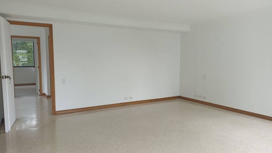 Apartamento de 3 alcobas en venta en La Florida, Medellín, 195 m² · foto 19 de 23