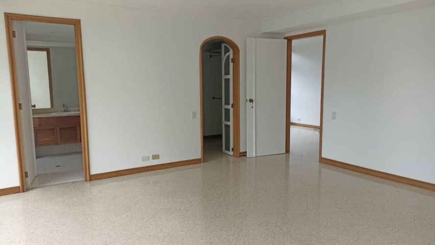 Apartamento de 3 alcobas en venta en La Florida, Medellín, 195 m² · foto 21 de 23