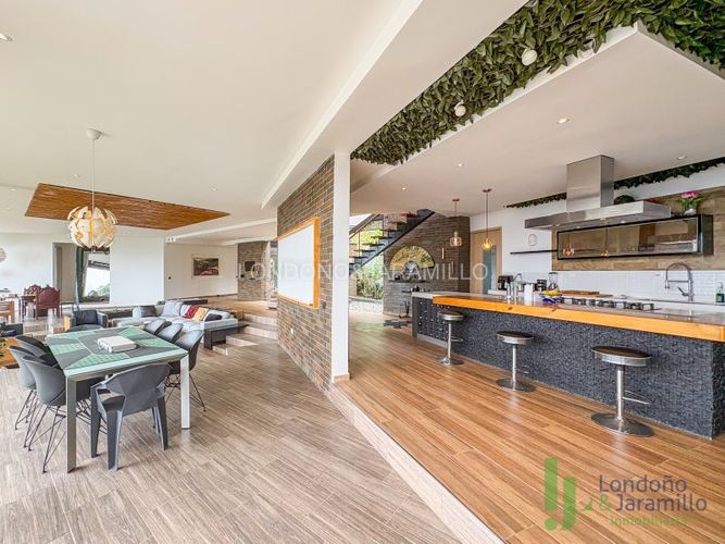 Casa de 4 alcobas en venta en San Lucas, Medellín · foto 5 de 20