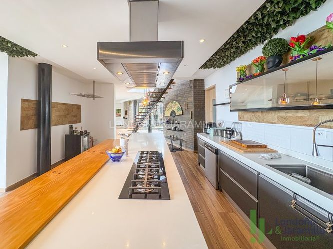 Casa de 4 alcobas en venta en San Lucas, Medellín · foto 6 de 20