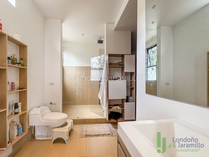 Casa de 4 alcobas en venta en San Lucas, Medellín · foto 7 de 20