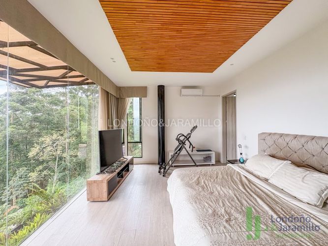 Casa de 4 alcobas en venta en San Lucas, Medellín · foto 10 de 20