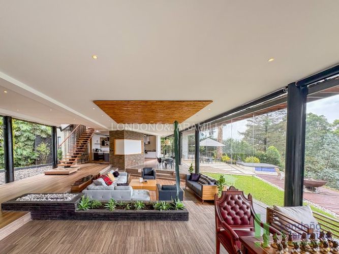 Casa de 4 alcobas en venta en San Lucas, Medellín · foto 11 de 20