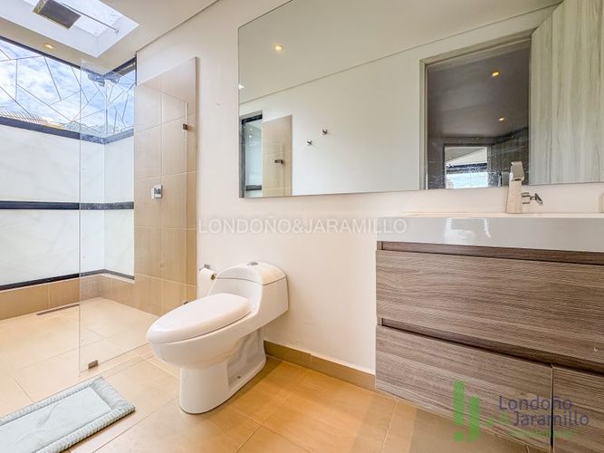 Casa de 4 alcobas en venta en San Lucas, Medellín · foto 13 de 20