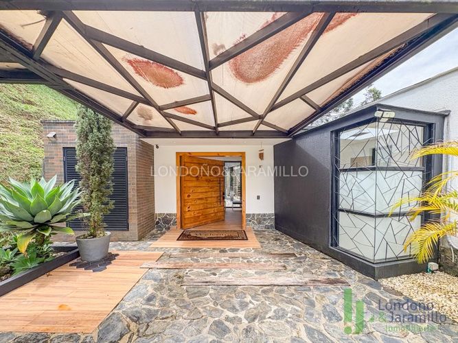 Casa de 4 alcobas en venta en San Lucas, Medellín · foto 18 de 20