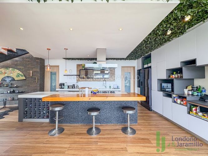Casa de 4 alcobas en venta en San Lucas, Medellín · foto 19 de 20