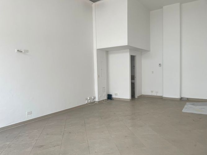 Local en venta en Colombia, Medellín, 50 m² · foto 4 de 9