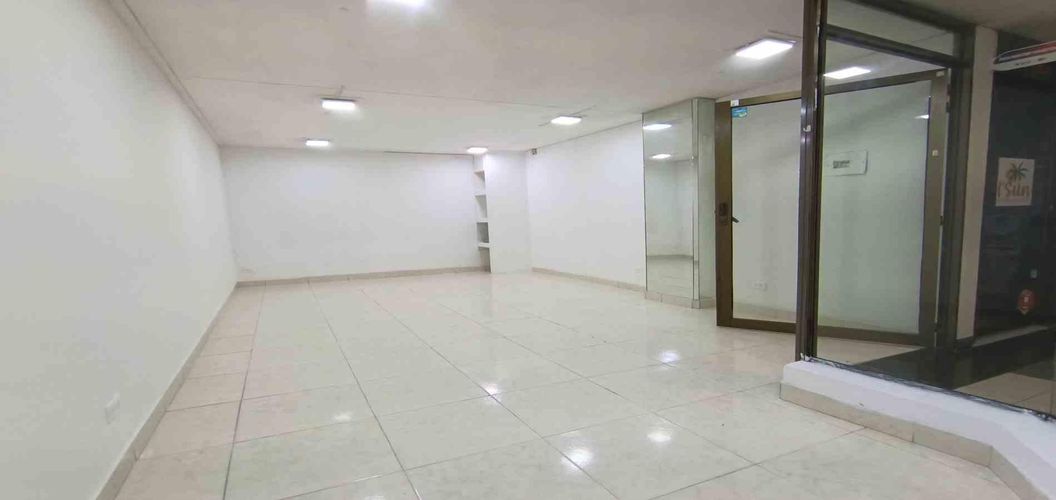 Local en arriendo en El Centro, Manizales, 25 m² · foto 2 de 24