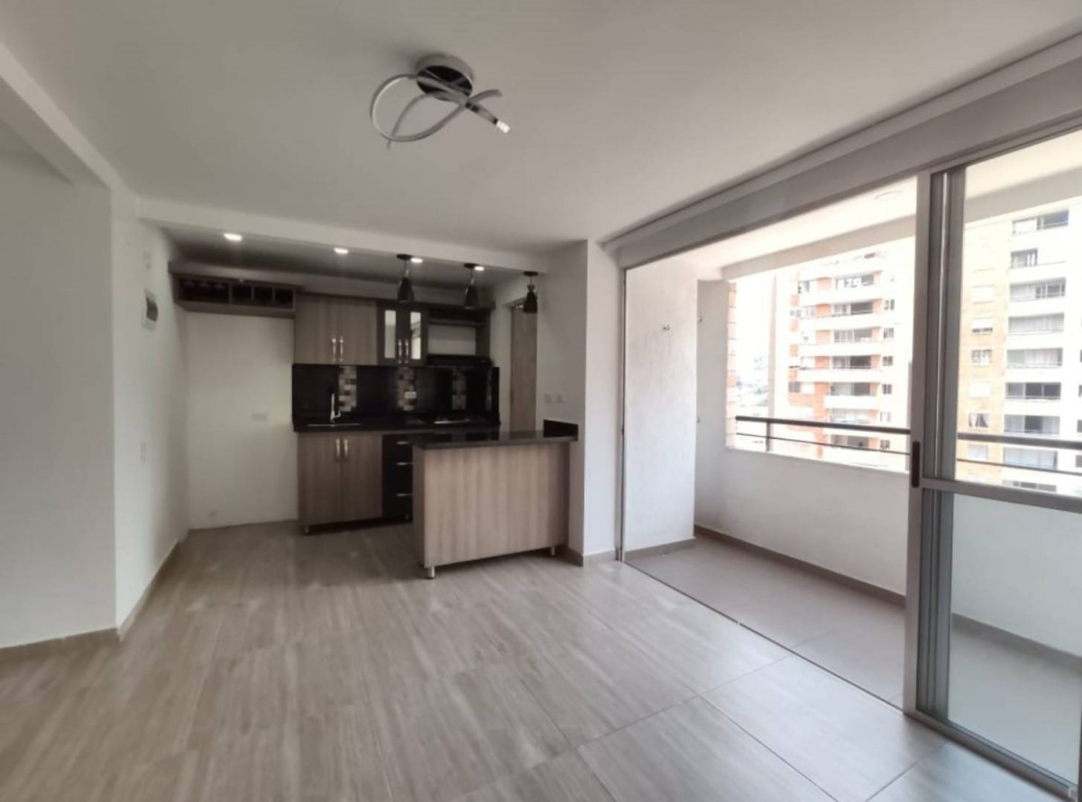 Apartamento en arriendo en San German, Medellín · foto 2 de 14