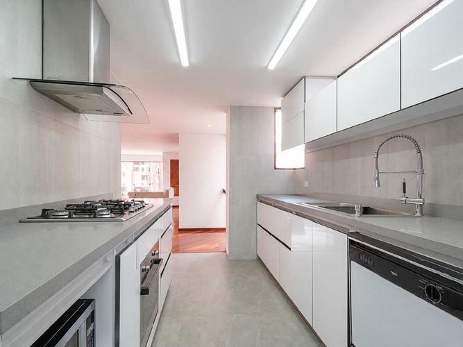 Apartamento de 4 alcobas en venta en La Carolina, Bogotá, 162 m² · foto 13 de 19