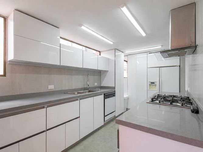Apartamento de 4 alcobas en venta en La Carolina, Bogotá, 162 m² · foto 12 de 19