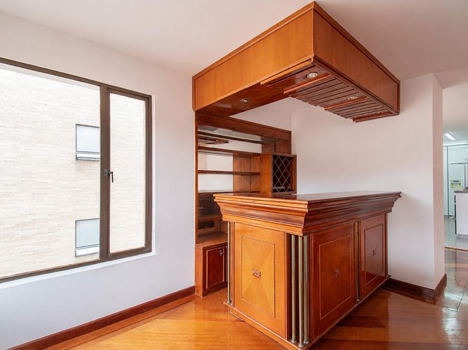 Apartamento de 4 alcobas en venta en La Carolina, Bogotá, 162 m² · foto 11 de 19