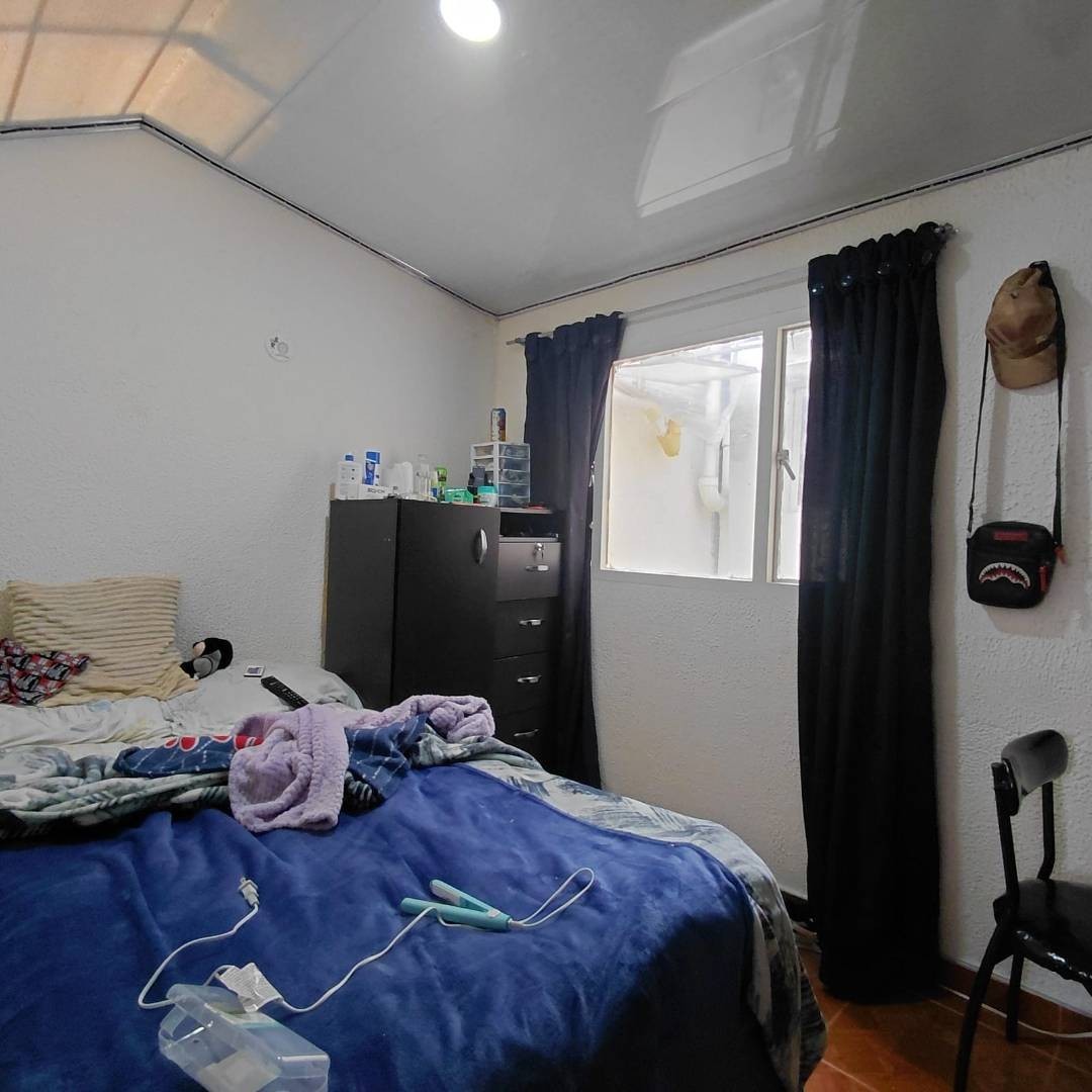 Casa en venta en Las Lomas, Bogotá · foto 3 de 24