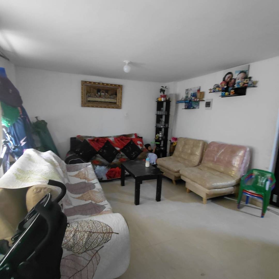 Casa en venta en Las Lomas, Bogotá · foto 8 de 24