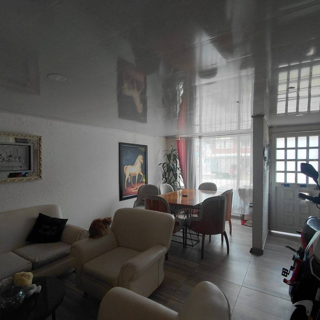 Casa en venta en Las Lomas, Bogotá · foto 9 de 24