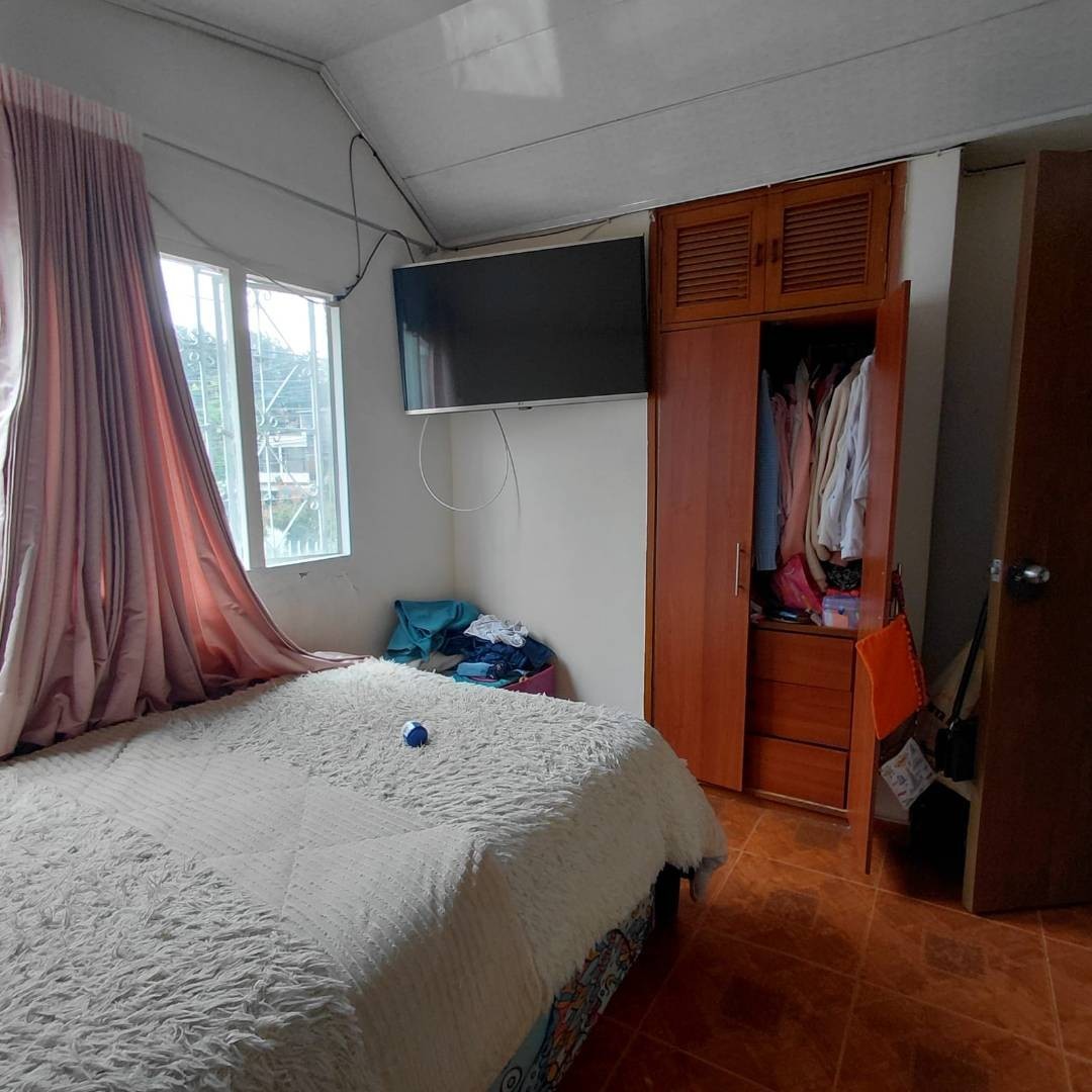 Casa en venta en Las Lomas, Bogotá · foto 13 de 24