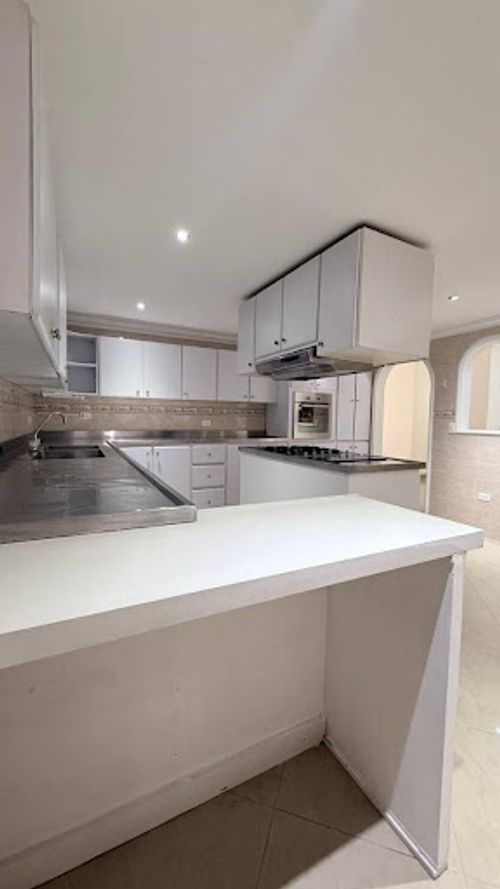 Apartamento en venta en Laureles, Medellín · foto 2 de 24