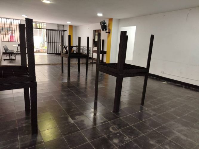 Bodega en arriendo en La Candelaria, Medellín, 250 m² · foto 8 de 15