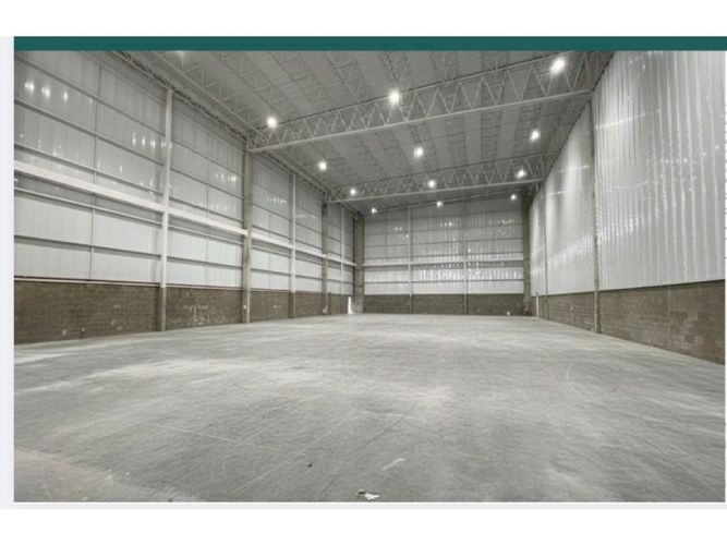 Bodega en arriendo en Siberia, Cota, 2070 m² · foto 3 de 7