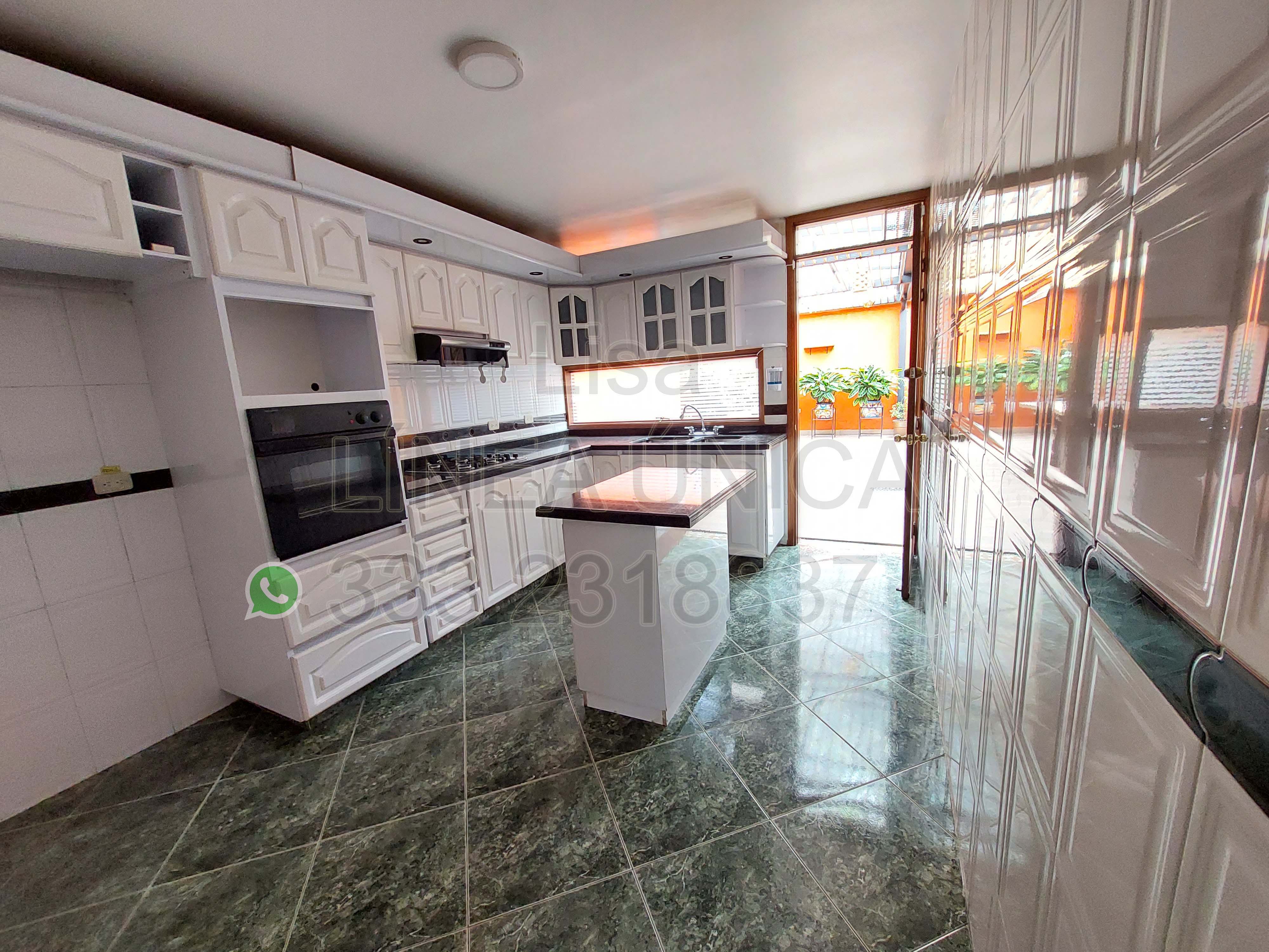 Casa en venta en Santa Ana, Bogotá · foto 3 de 20