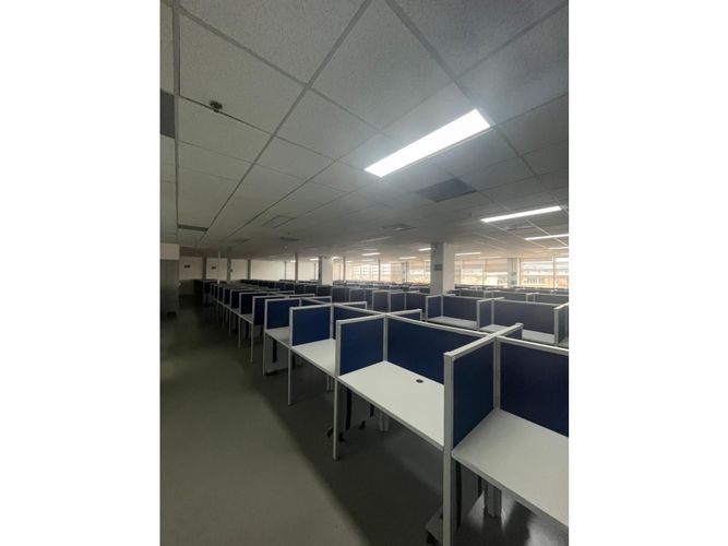 Oficina en arriendo en Zona Franca, Zipaquirá, 2700 m² · foto 2 de 9