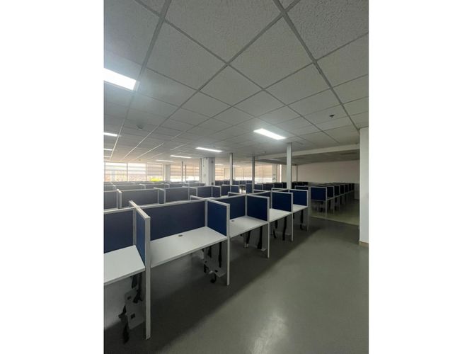 Oficina en arriendo en Zona Franca, Zipaquirá, 2700 m² · foto 8 de 9