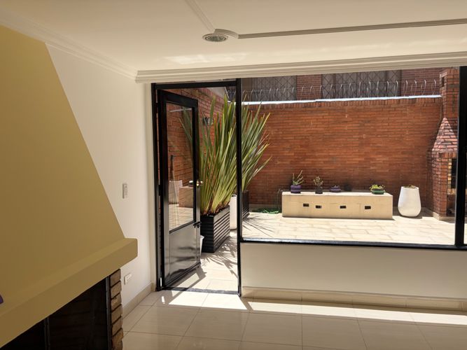 Apartamento de 3 alcobas en venta en Santa Barbara, Bogotá, 218 m² · foto 4 de 24